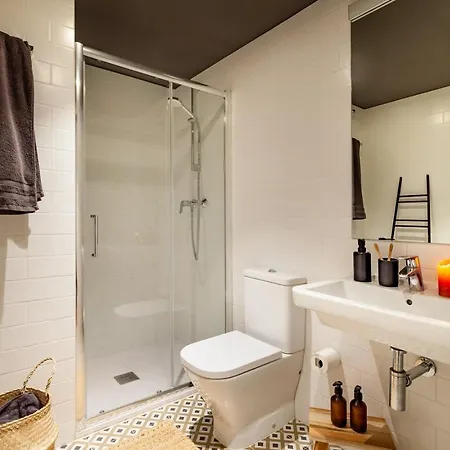Chalby - 4 Bedrooms In Eixample Esquerra * Барселона