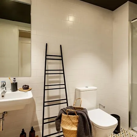 Chalby - 4 Bedrooms In Eixample Esquerra Apartman *